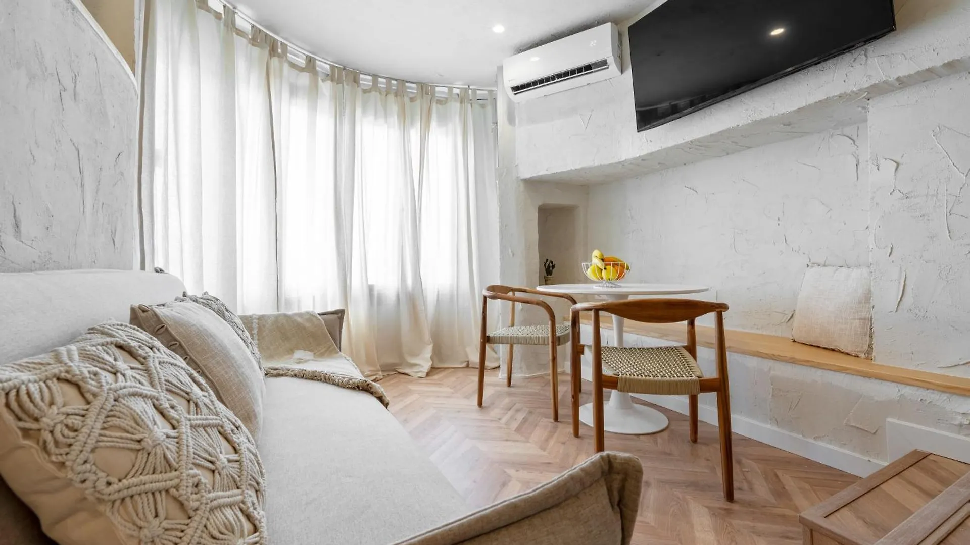Hauzify I Loft Promar Apartment La Pineda