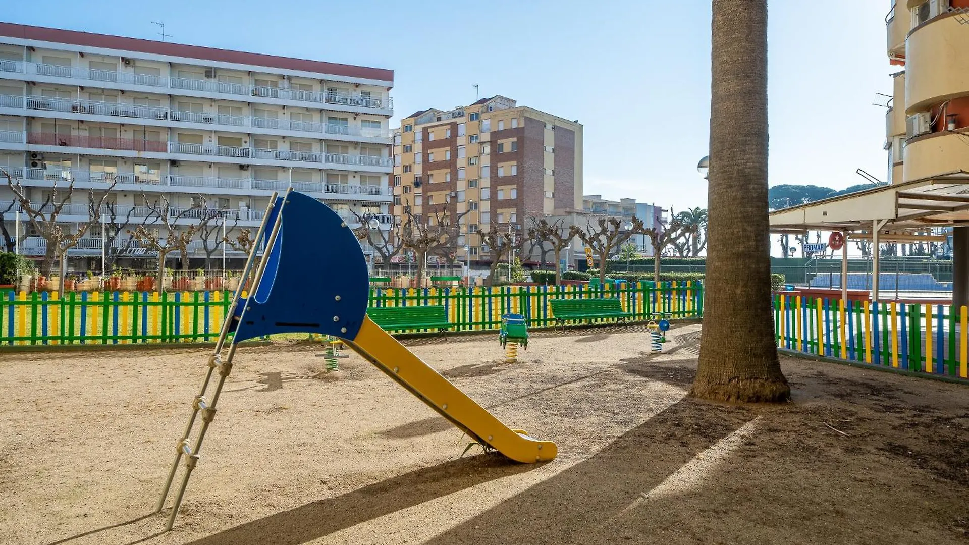 Hauzify I Loft Promar Apartment La Pineda