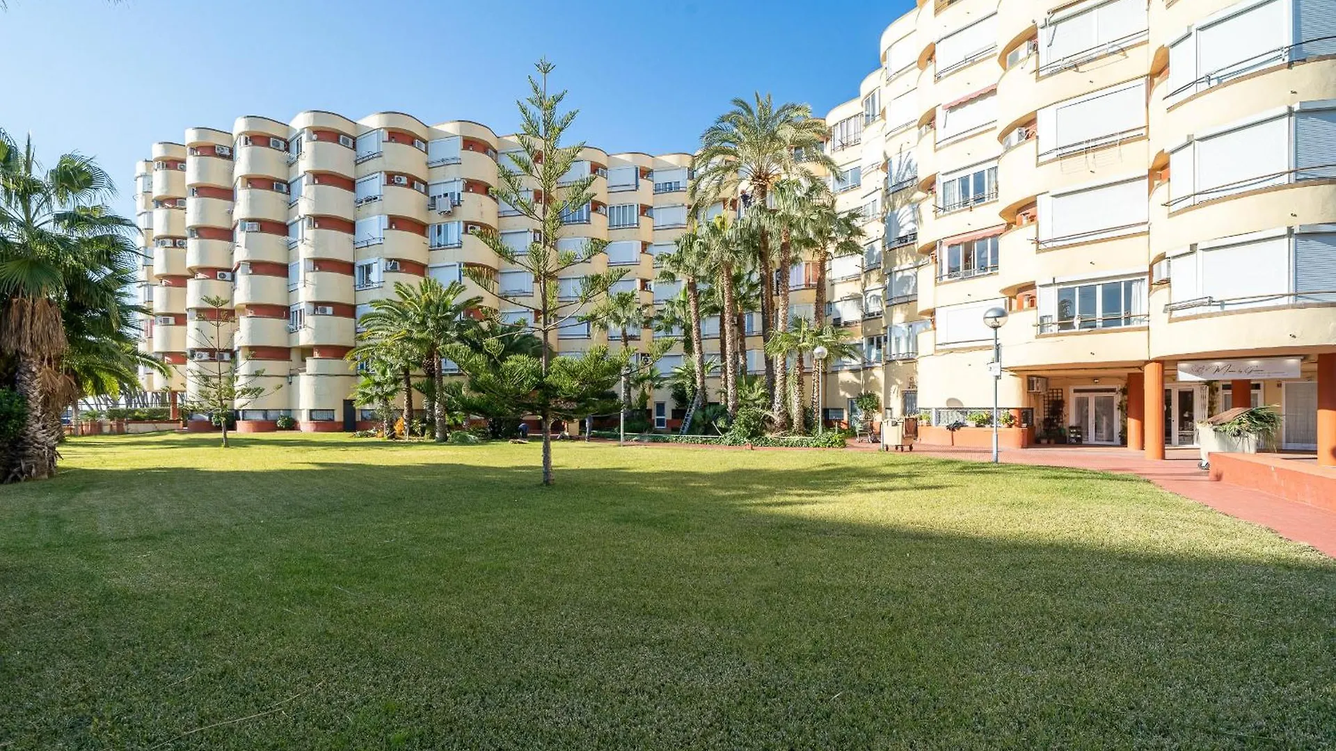 Hauzify I Loft Promar Apartment La Pineda